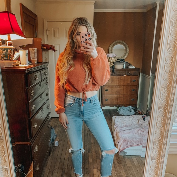 wild fable Tops - WILD FABLE CROPPED HOODIE